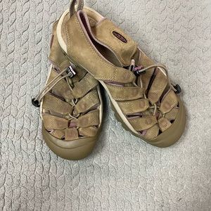 Keens brown and pink hiking waterproof sandals